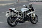 TRIUMPH STREET TRIPLE 675 ABS