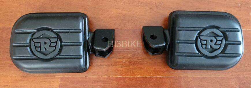 KXA00031 Black Deluxe Footpegs