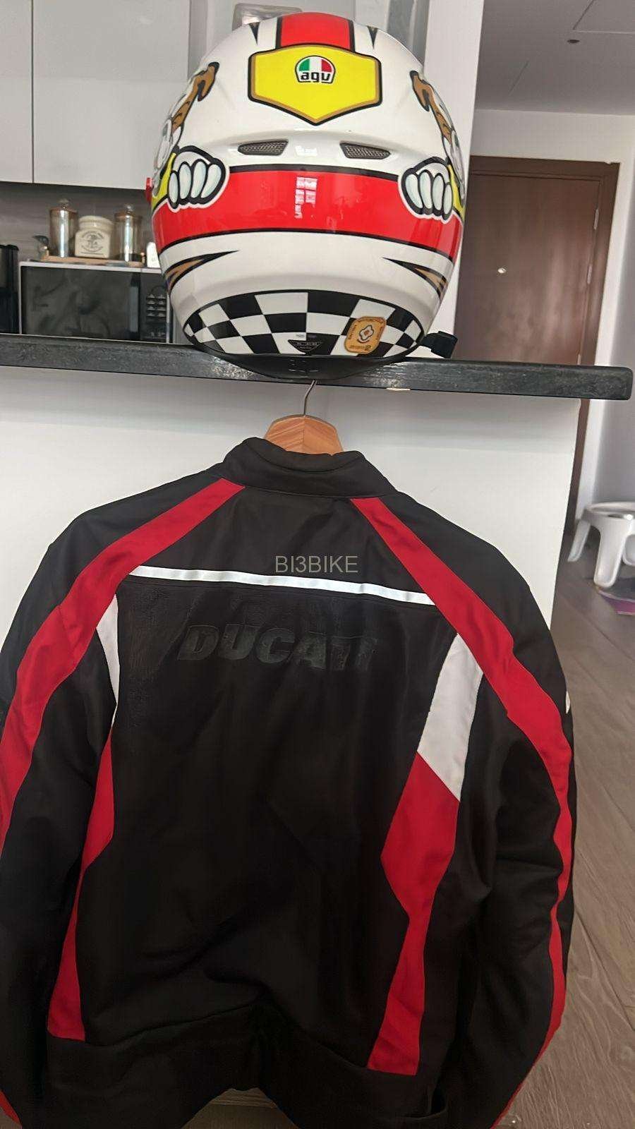 Jacket Ducati and AGV helmet XL