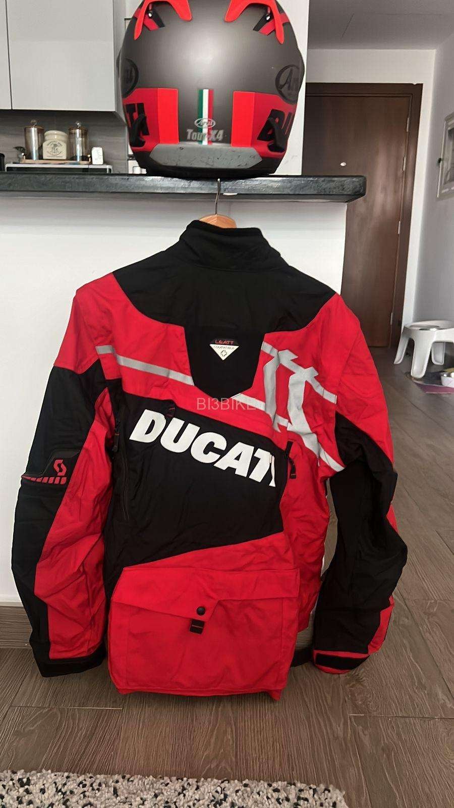 Jacket Ducati and AGV helmet XL