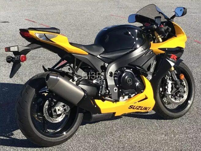 2017 SUZUKI GSXR