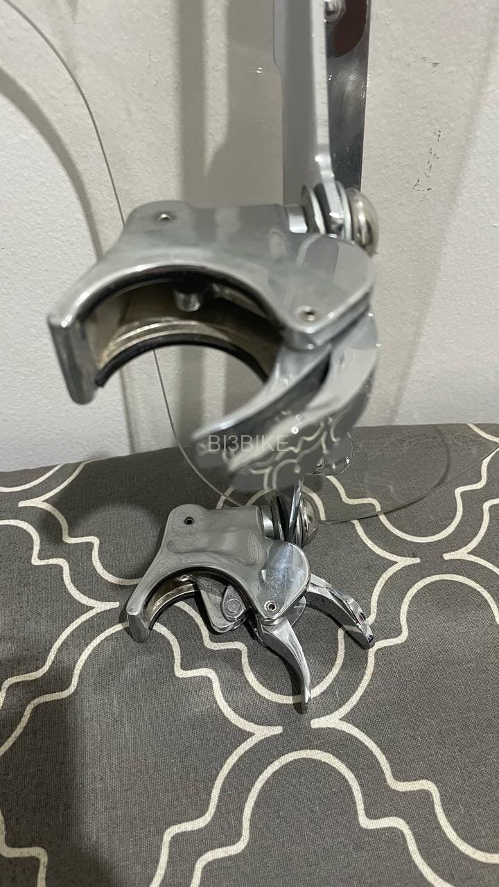 Windscreen Detachable 39mm Clamp For Harley Models