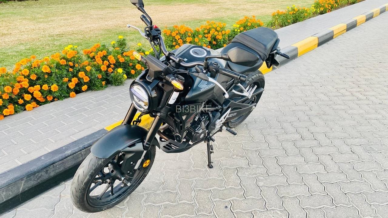 Honda CB300R 2022 (latest design) almost new, very low kms, purchased from Al Futtaim