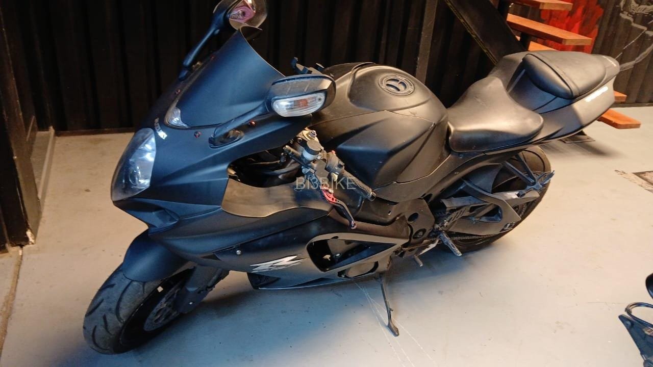 Suzuki GSXR 1000 K8