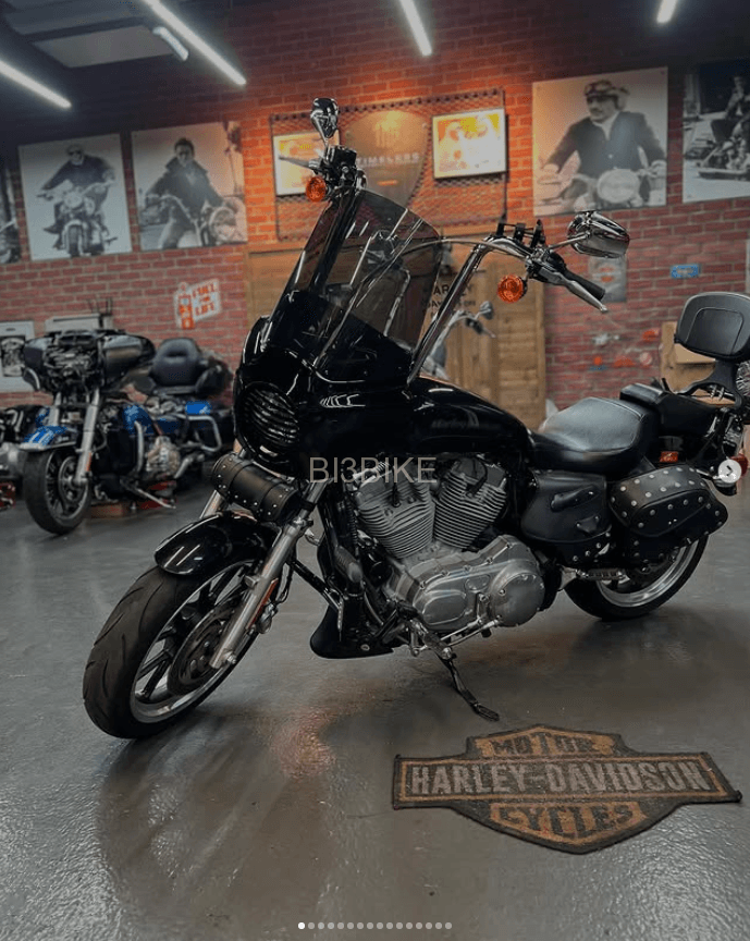 XL 883 L Sportster Ultra Low Fully Customized in mint condition