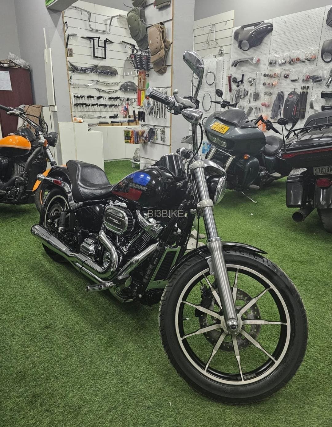 HARLEY-DAVIDSON FXLR LOW RIDER