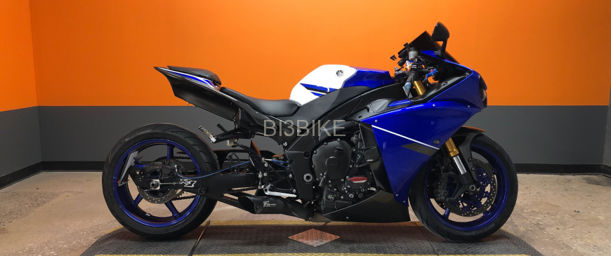 2014 YAMAHA YZF-R1