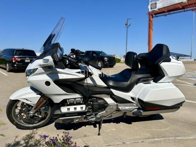 2018 Honda® Gold Wing Tour Pearl White