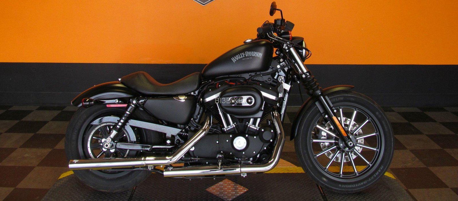 2015 Harley-Davidson® XL883N – Sportster® Iron 883