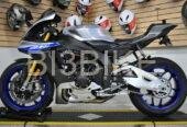 دراجات نارية YAMAHA R1M 2017