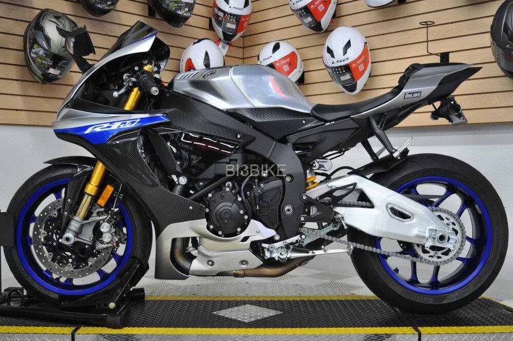 دراجات نارية YAMAHA R1M 2017