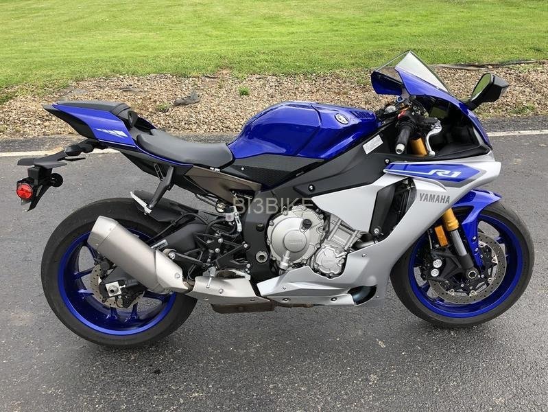 2015 YAMAHA YZF-R1