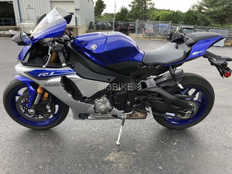 2015 YAMAHA YZF-R1