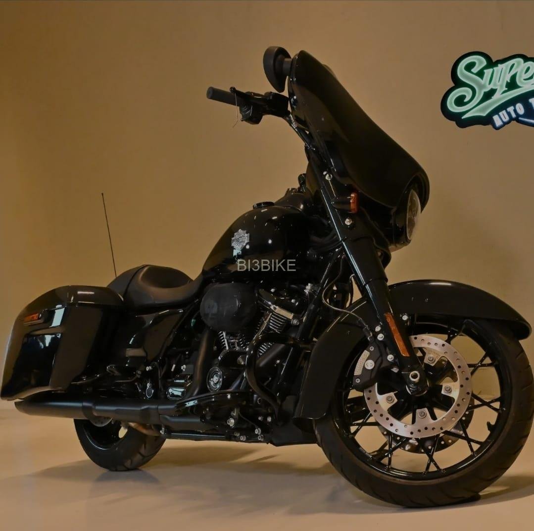Harley Davidson Street Glide 114
